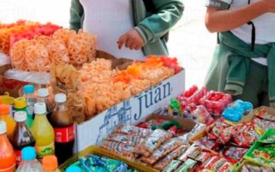 Dan apoyo contra comida chatarra en las escuelas